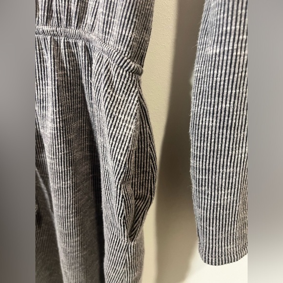 Gilli Casual Black/Gray Ribbed Dress with Drawstring & Button Detail - Picture 3 of 8